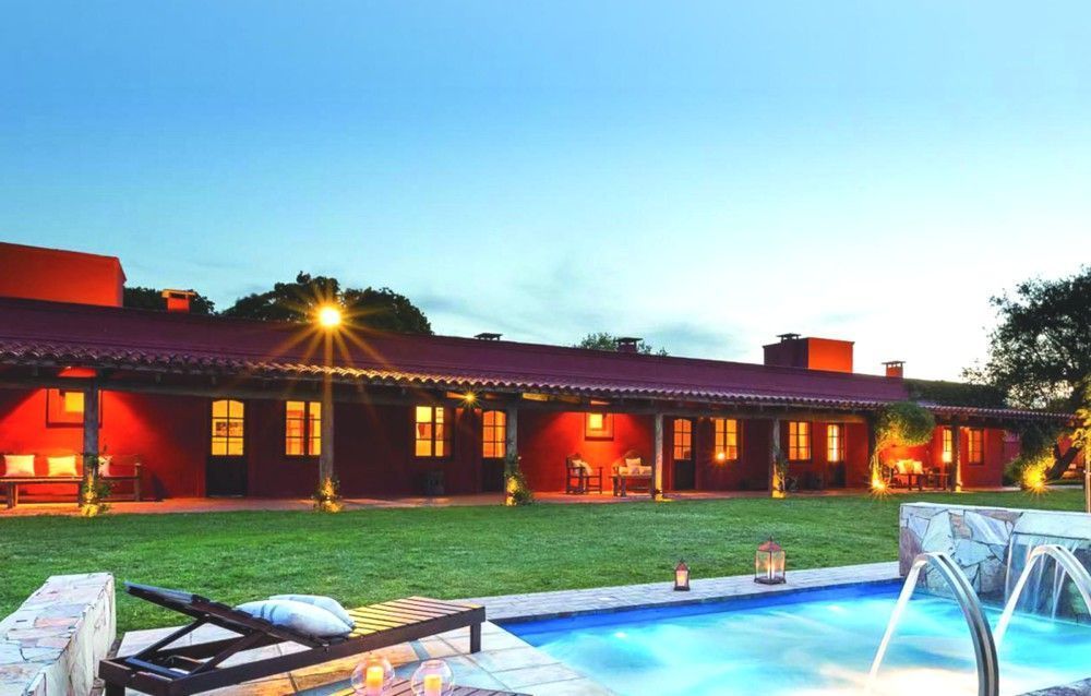VENTA DE IMPONENTE CASCO DE ESTANCIA EN CÓRDOBA