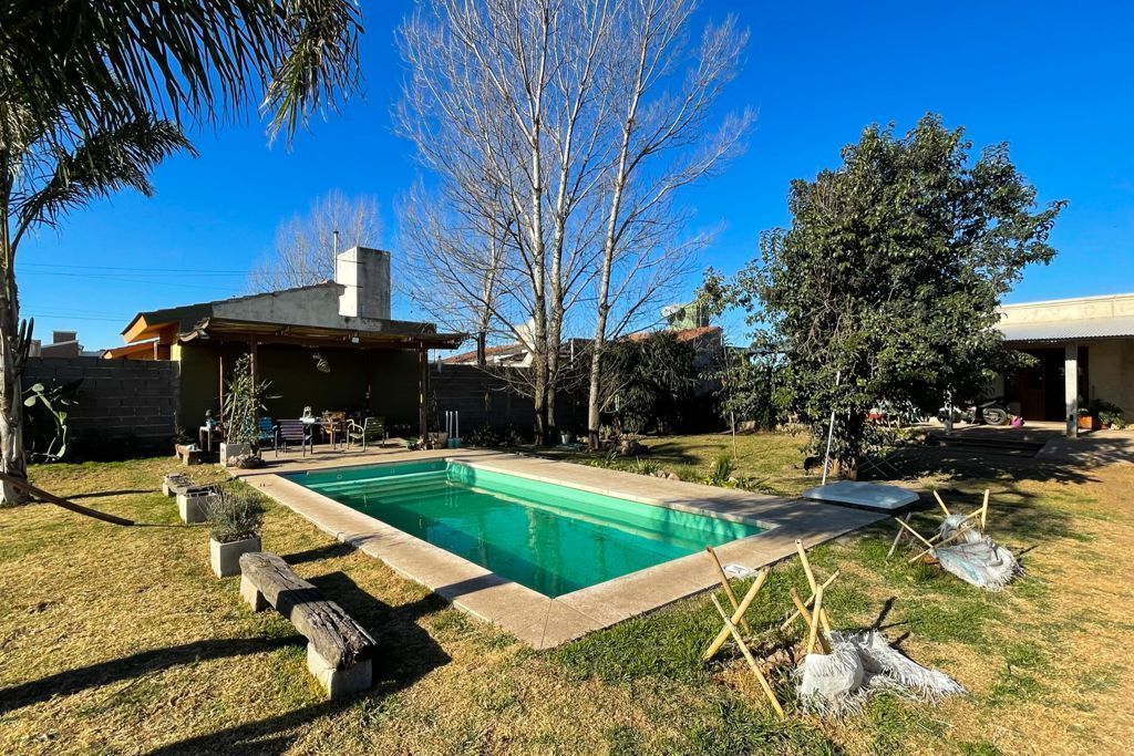 VENTA DE PROPIEDAD EN COLONIA CAROYA