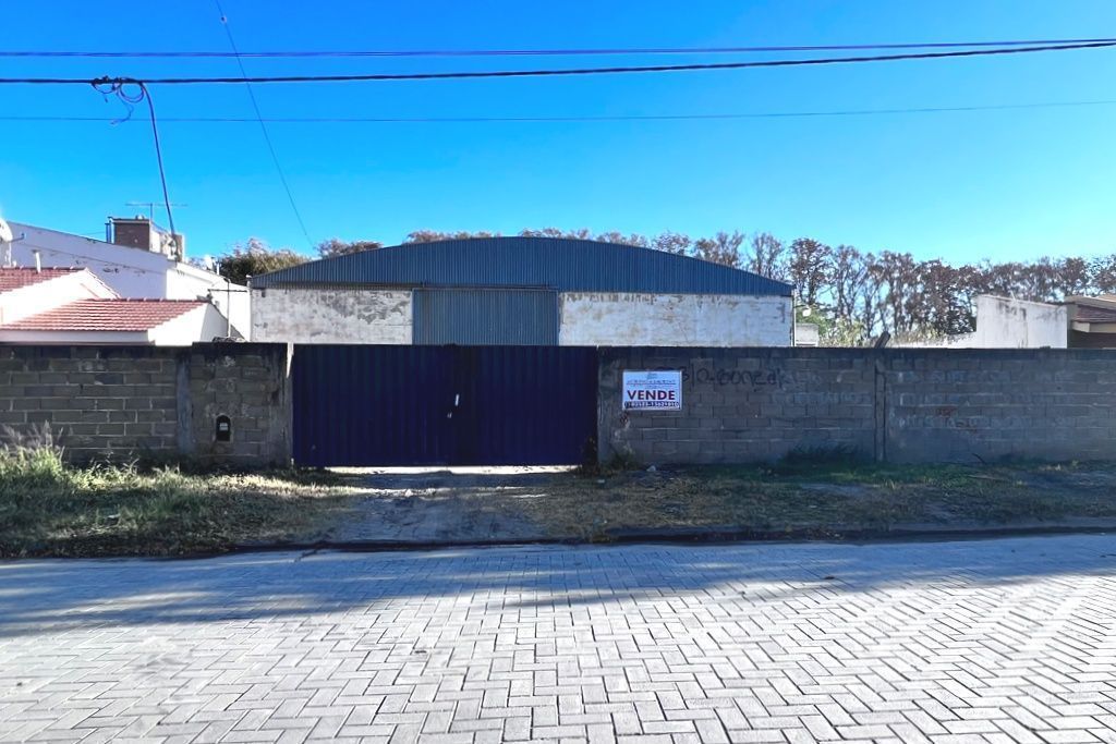 SE VENDE GALPÓN EN COLONIA CAROYA