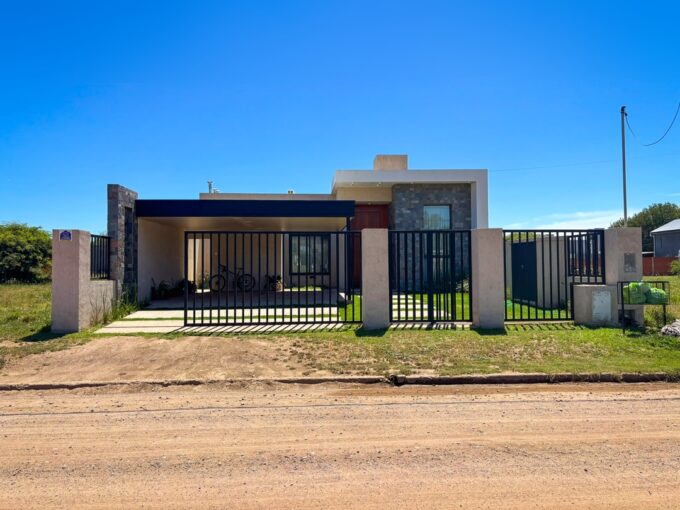CASA EN VENTA EN COLONIA CAROYA – CÓRDOBA