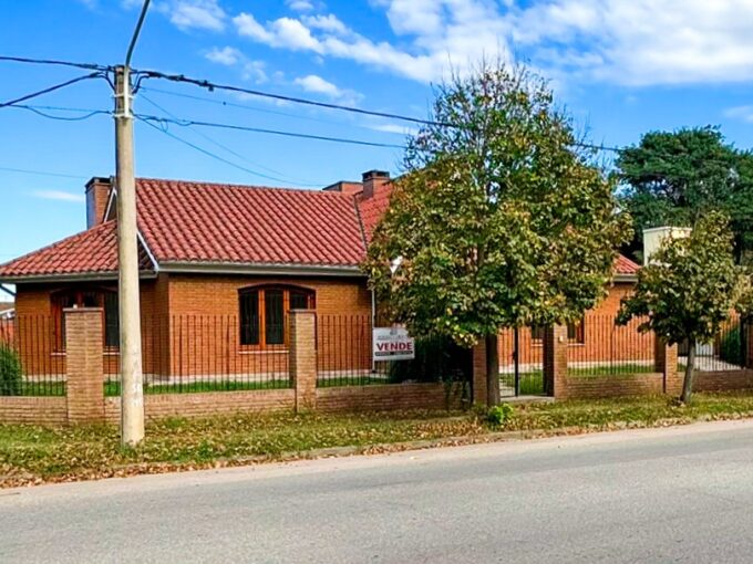 EXCELENTE CASA EN VENTA EN COLONIA CAROYA